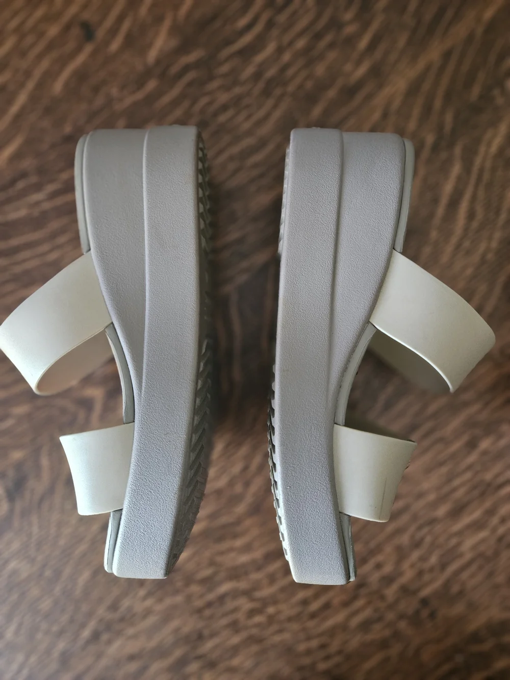 Crocs Brooklyn Low Wedge Two Strap Sandals Women’s 8 Beige Taupe
